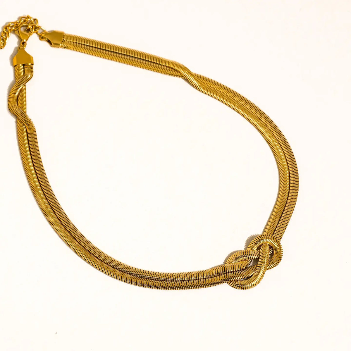 Evereign Knot Necklace