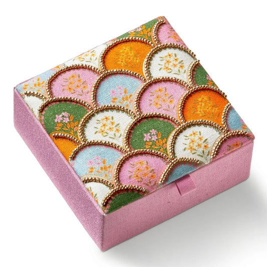 Scallop Embroidered Square Jewelry Box